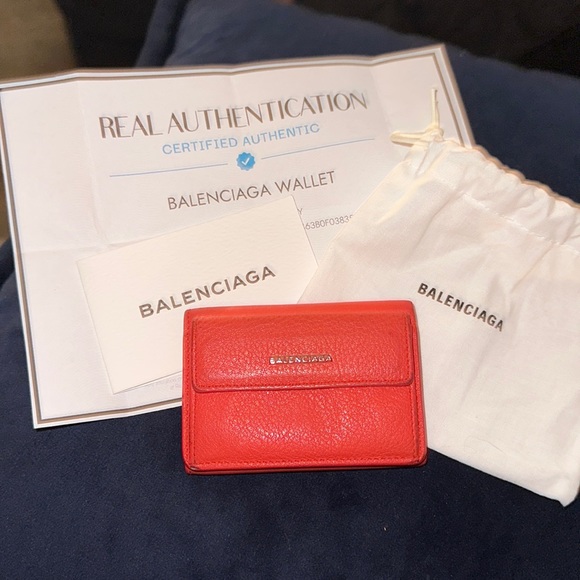 Balenciaga trifold wallet GUC with COA - Picture 2 of 8